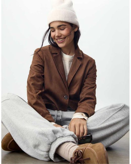Stradivarius White Ribbed Cap With Plate