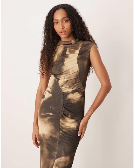 Vestido Midi Marrón Con Detalle Fruncido Drapeado En La Parte Delantera Y Estampado Difuminado De ASOS de color Brown