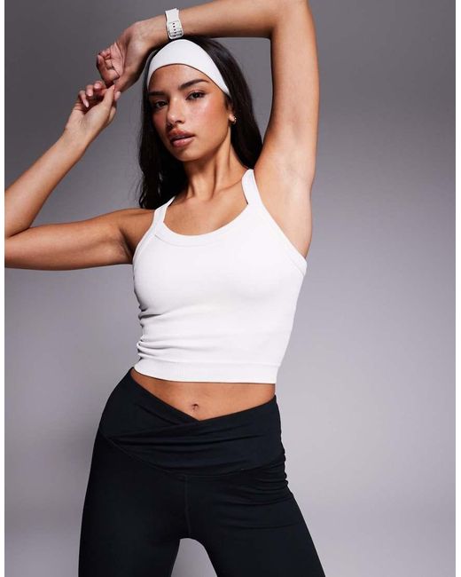 4505 White Seamless Sculpting Vest With Inner Bra