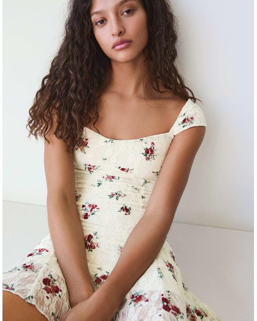 Bershka Natural – gemustertes minikleid aus spitze