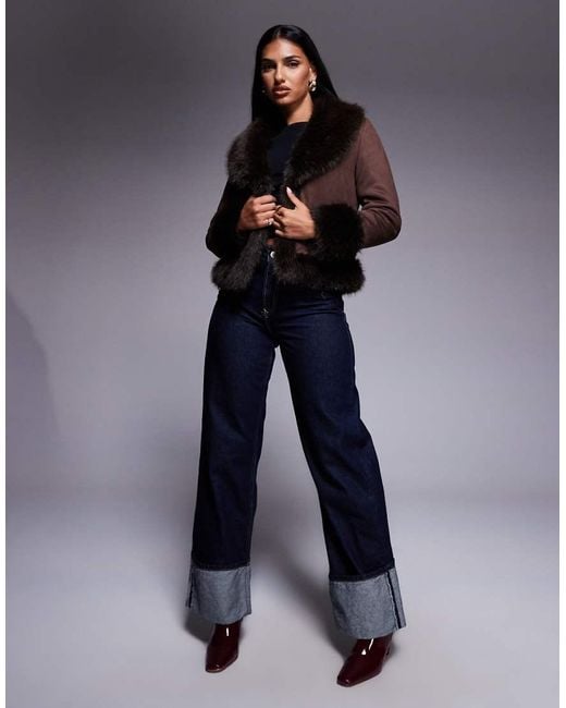 Chaqueta Marrón De Antelina Con Ribetes De Piel Sintética En Contraste De Aria Cove de color Blue