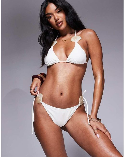 Slip Bikini Color Crema Con Conchiglie E Allacciatura Laterale di Candypants in Brown