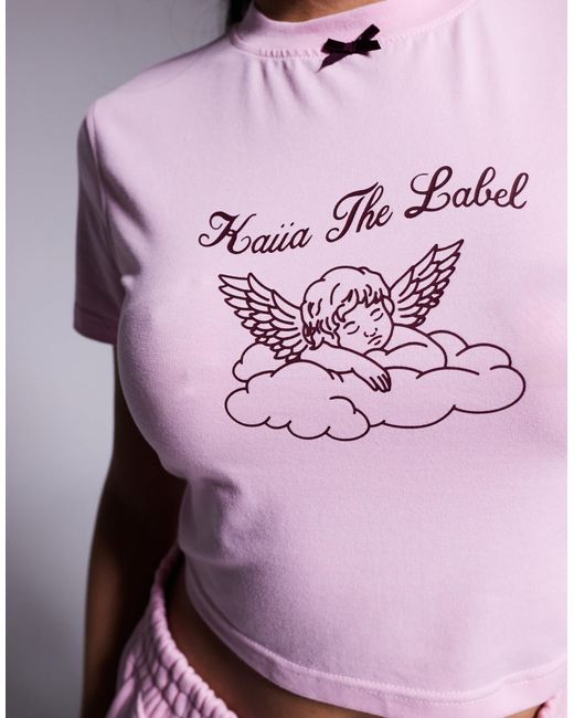 T-shirt raccourci d'ensemble riche en coton avec nœud et logo ange - et bordeaux Kaiia en coloris Pink