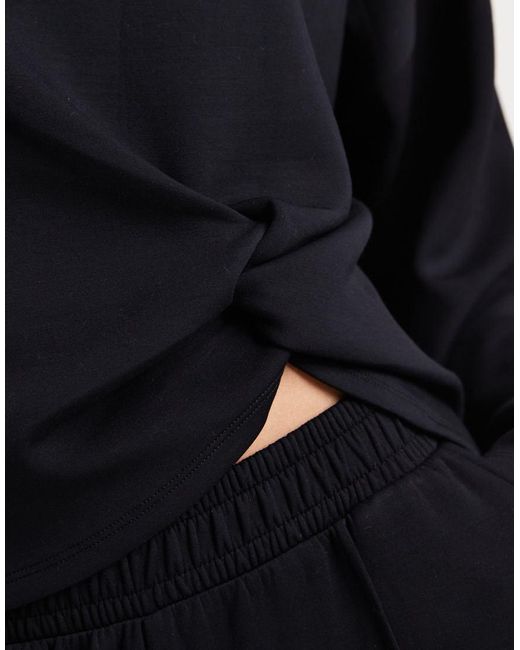 ASOS Sweatshirt Van Zachte Cupro Met Gedraaide Voorkant in het Black