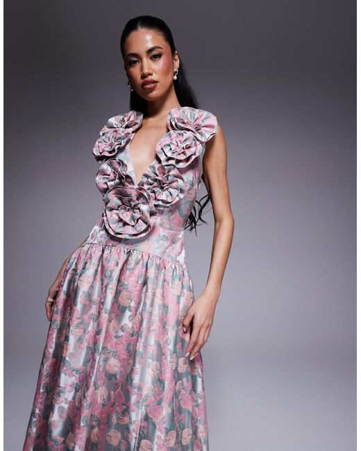 Robe longue à fleurs en jacquard avec décolleté plongeant et taille basse - imprimé à petites fleurs ASOS en coloris Purple