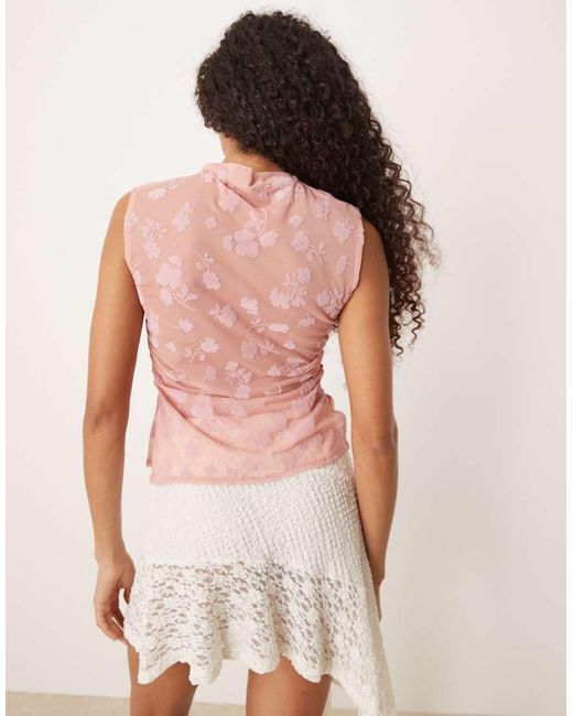 ASOS Hoogsluitende Top Met Gerimpelde Zijkant Van Geflockt Mesh in het Pink