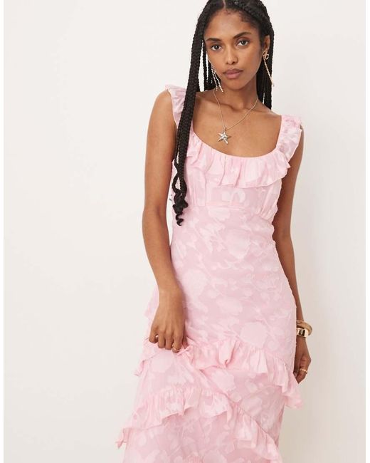 Pretty Lavish Lange Jurk Met Ruches En Jacquard in het Pink