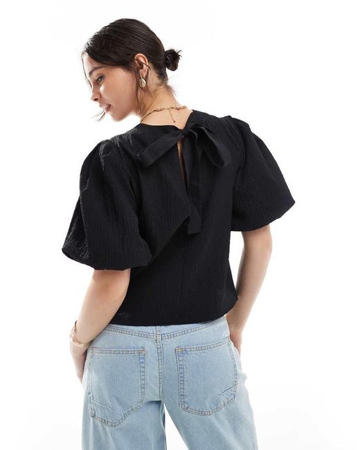 Top Stropicciato Con Maniche A Sbuffo di ASOS in Black