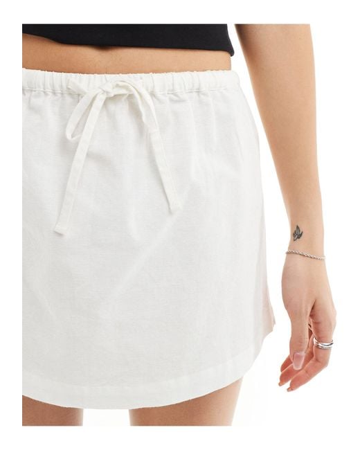 Collusion White Beach Low Rise Linen Mini Skirt