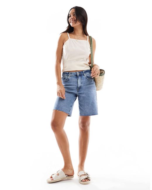 Vero Moda Blue – lange jeansshorts mit waschung