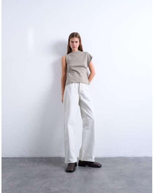 Top Asimétrico Con Una Manga Y Detalle Fruncido En La Espalda De -Neutro TOPSHOP de color White