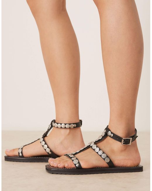 ASOS Natural – felix – flache sandalen aus em wildleder mit metallmünzenverzierung