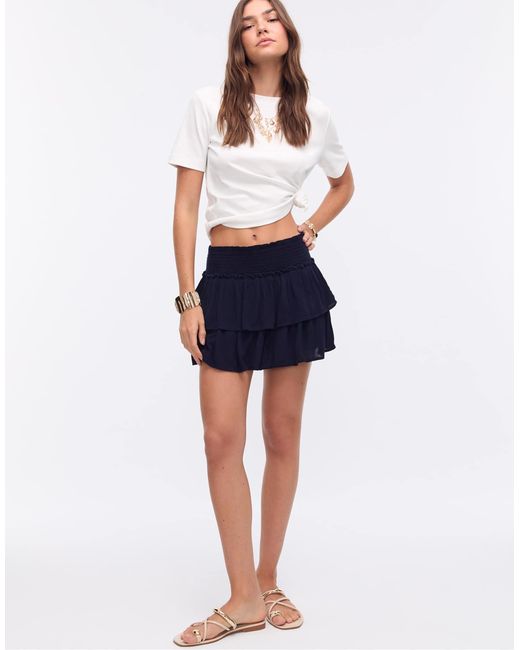 Stradivarius White – locker geschnittene skorts