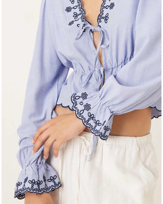 Top noué à l'avant brodé - clair Jdy en coloris Blue