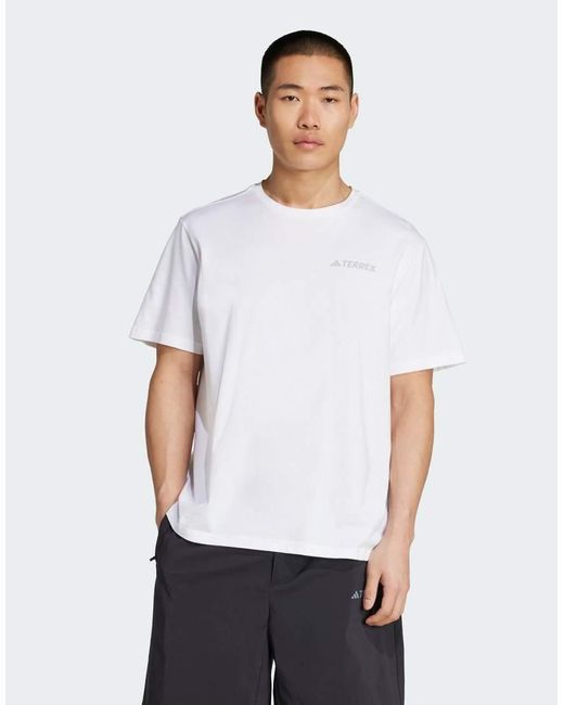 adidas Originals Polygiene Graphic Tee in White for Men | Lyst UK