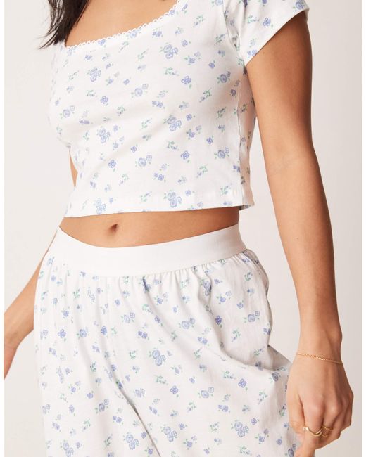 ASOS White Asos design petite – mix & match – pyjama-hose mit freiliegendem bund, picot-besatz und blümchenmuster