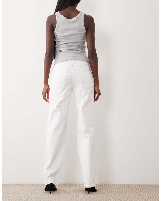 GOOD AMERICAN Natural Good True Straight Jeans