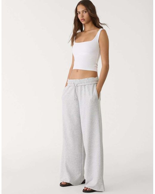 Stradivarius Broek Met Wijde Pijpen in het White