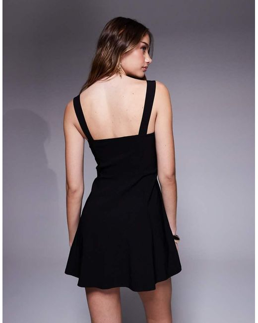 Vestito Corto di Missy Empire in Black