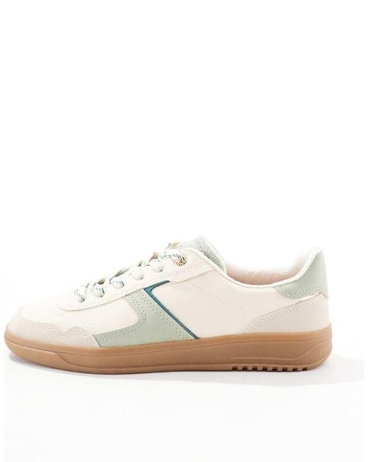 Sneakers Verdi Con Suola di Stradivarius in White