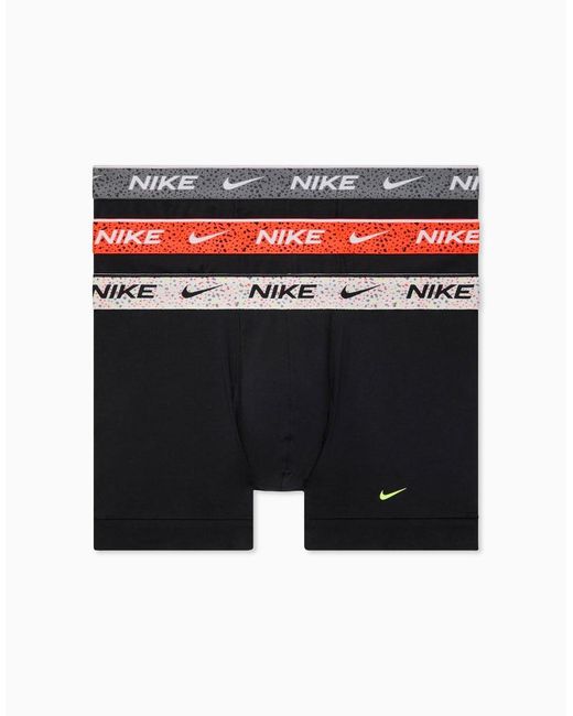 Nike Essential in het Black voor heren
