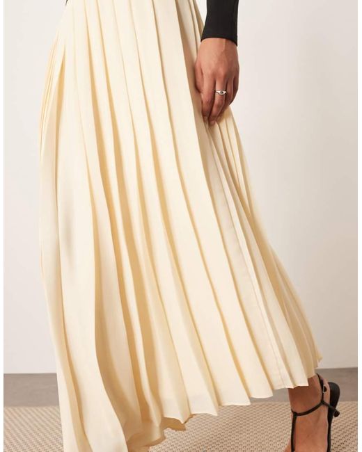Vestito Lungo Sagomato Con Gonna A Pieghe E Tessuto A Contrasto di ARRANGE in Natural