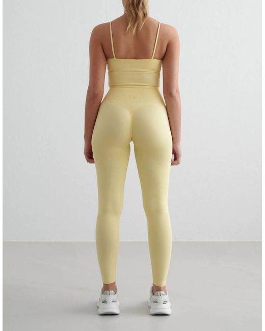 Petite di Aim'n in Yellow