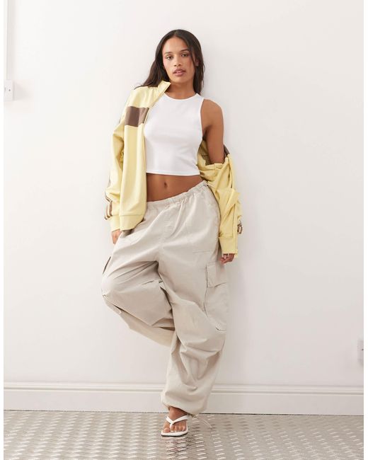 Weekday Natural – geripptes cropped-tanktop