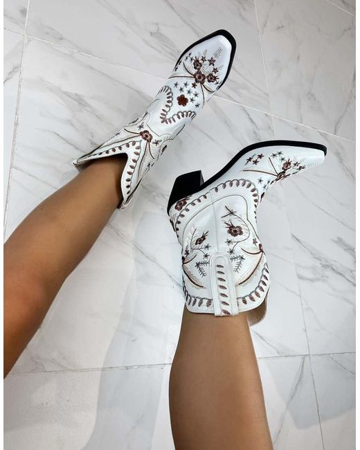 GIA STUDIOS White Cowboy Western Boots