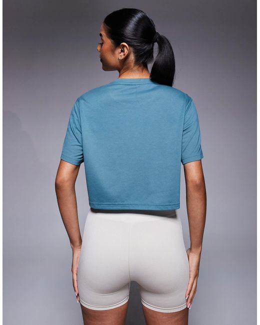 Adidas training - t-shirt crop top coupe carrée - sarcelle Adidas Originals en coloris Blue