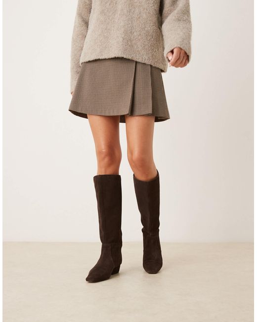 ASOS Black – calais – kniehohe, flache stiefel aus wildleder