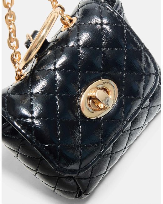 Stradivarius White Gesteppte mini-tasche mit charm