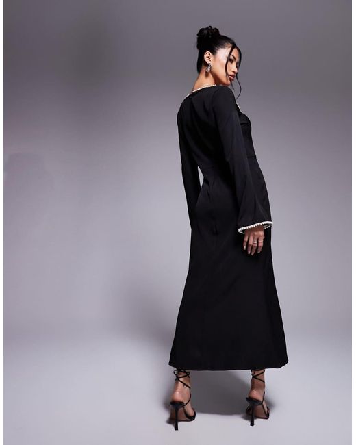 In The Style X Perrie Sian in het Black