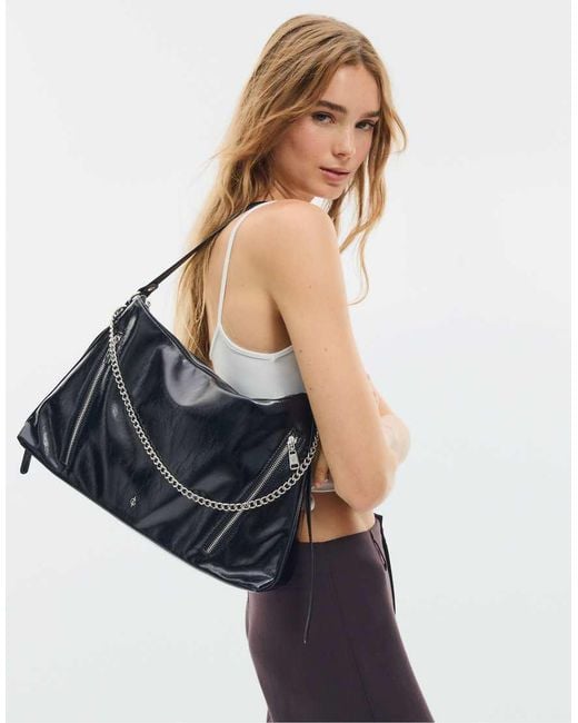 Borsa A Spalla Nera Con Tracolla E Zip di Stradivarius in Black