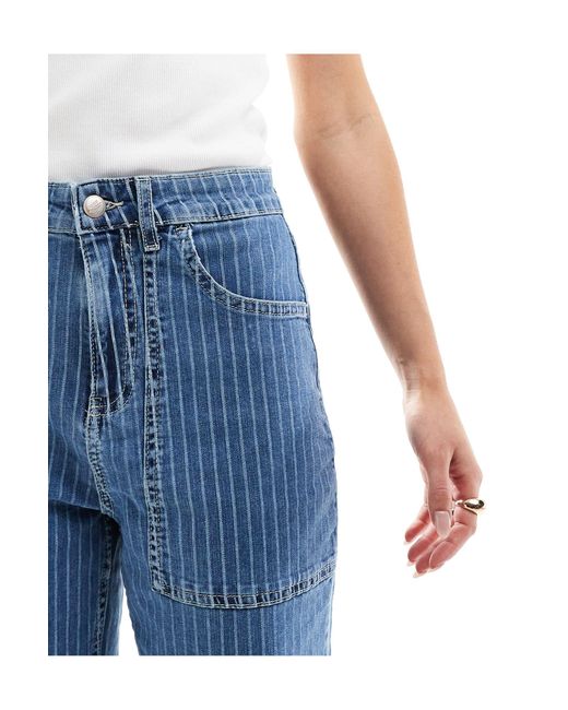 Kirsi - jean d'ensemble coupe cargo ample à rayures et taille haute - /blanc Only Petite en coloris Blue