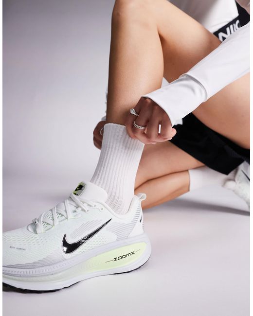 Vomero 18 - baskets - et vert Nike en coloris White