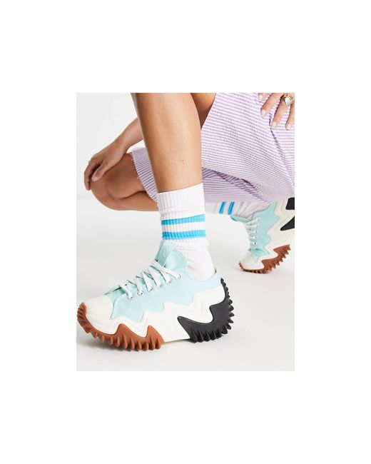Converse Rubber Run Star Motion Ox Platform Trainers in Light Blue