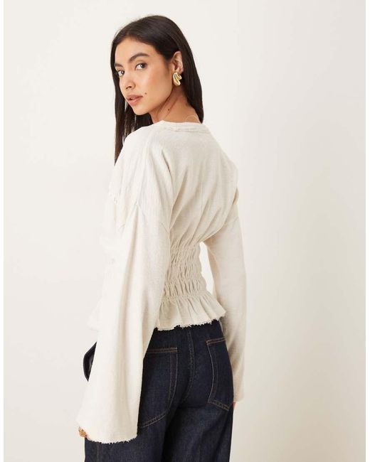 Camiseta De Manga Larga Con Cintura Fruncida De Tejido Texturizado Flameado De -Blanco ASOS de color White