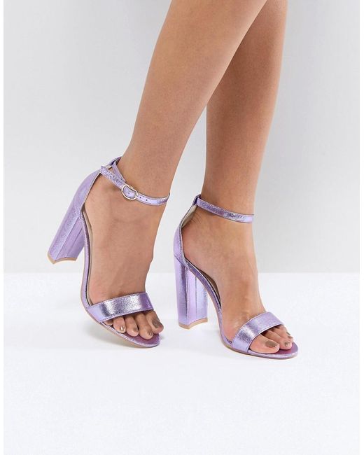 Sandalias de tacón cuadrado con diseño minimalista en violeta metalizado Glamorous de color Blue