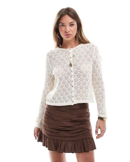 Stradivarius Fijngebreid Vest Met Lange Mouwen in het White