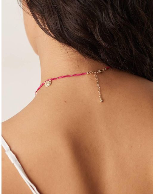 Collana Con Perline E Charm di ASOS in Brown