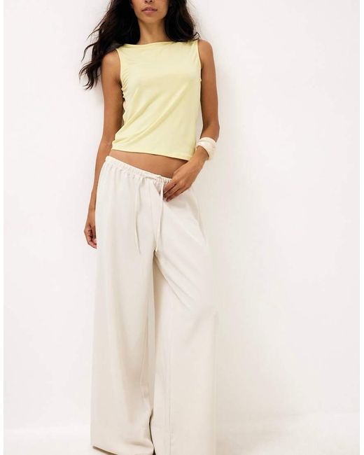 NA-KD Natural Twist Back Top