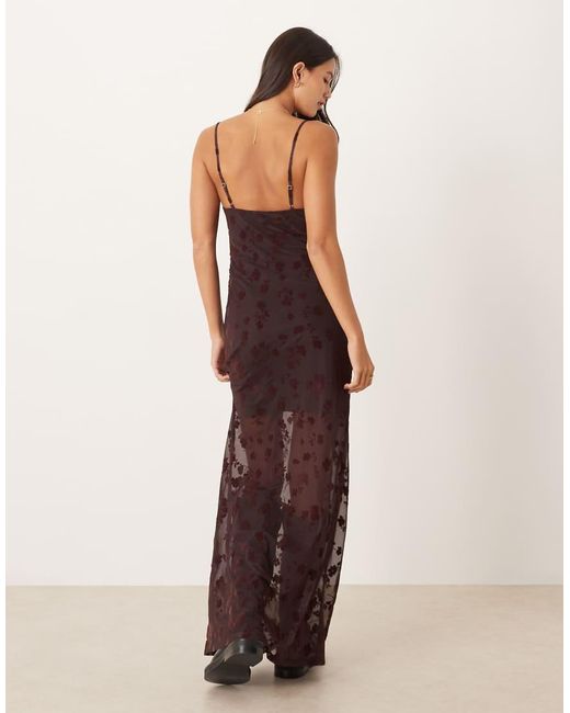 Vestito Lungo Floccato A Fiori Con Spalline Sottili E Scollo Ad Anello di ASOS in Brown