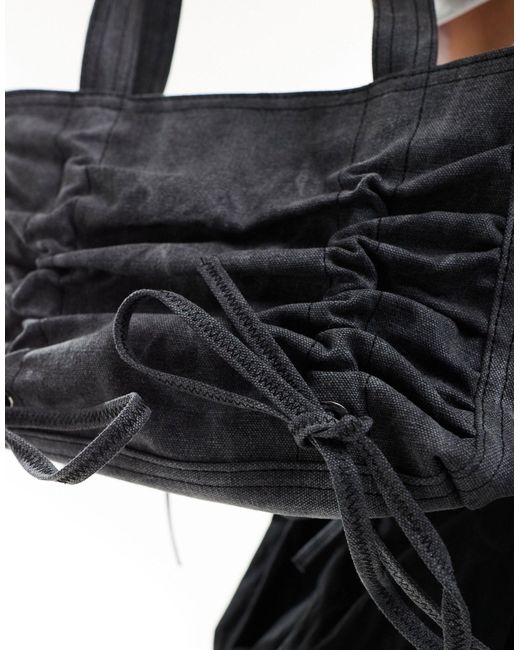 Petit sac froncé avec nœuds - délavé Weekday en coloris Gray