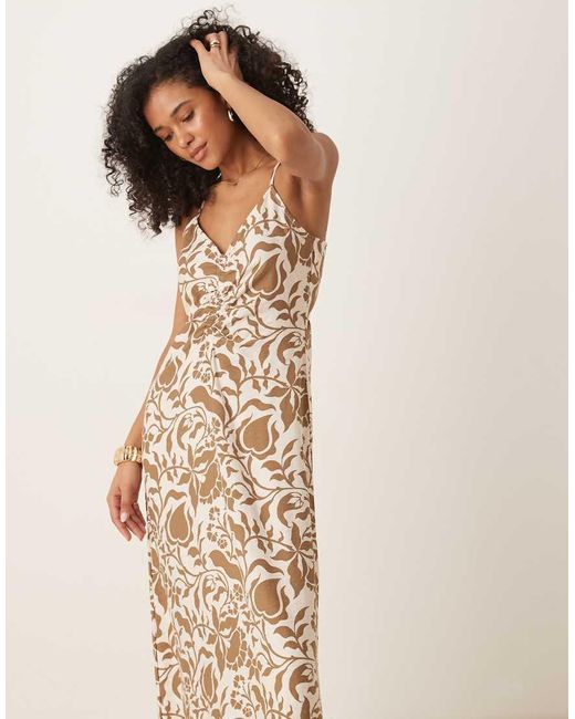 Vestido Midi Marrón Con Estampado Floral Y Detalle Fruncido De Y.A.S de color Natural