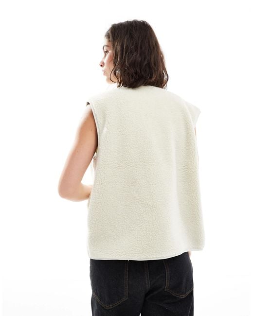 Vero Moda White – kastige weste aus teddyfell