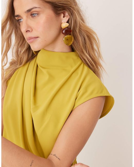ASOS Yellow – hochgeschlossenes, ärmelloses minikleid