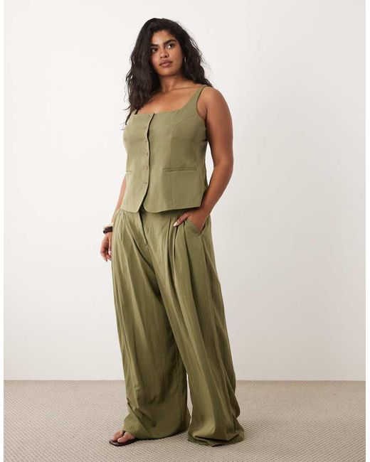 ASOS Curve in het Green