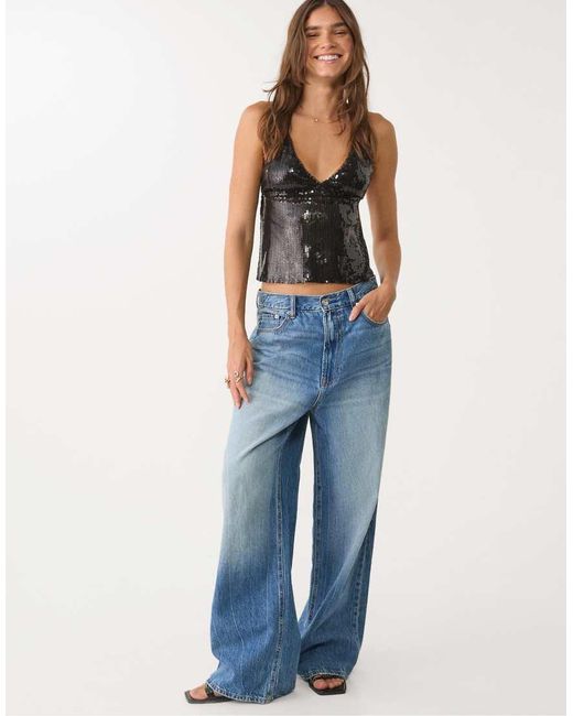 Top Allacciato Al Collo Con Paillettes di Stradivarius in Blue