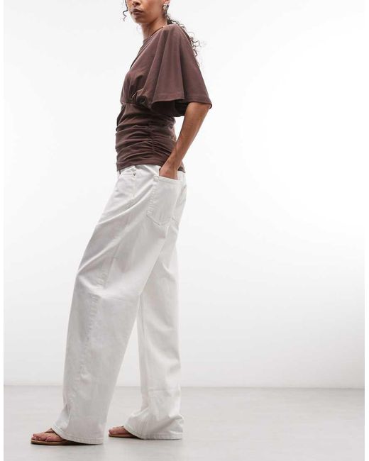 Weekday Missy in het White